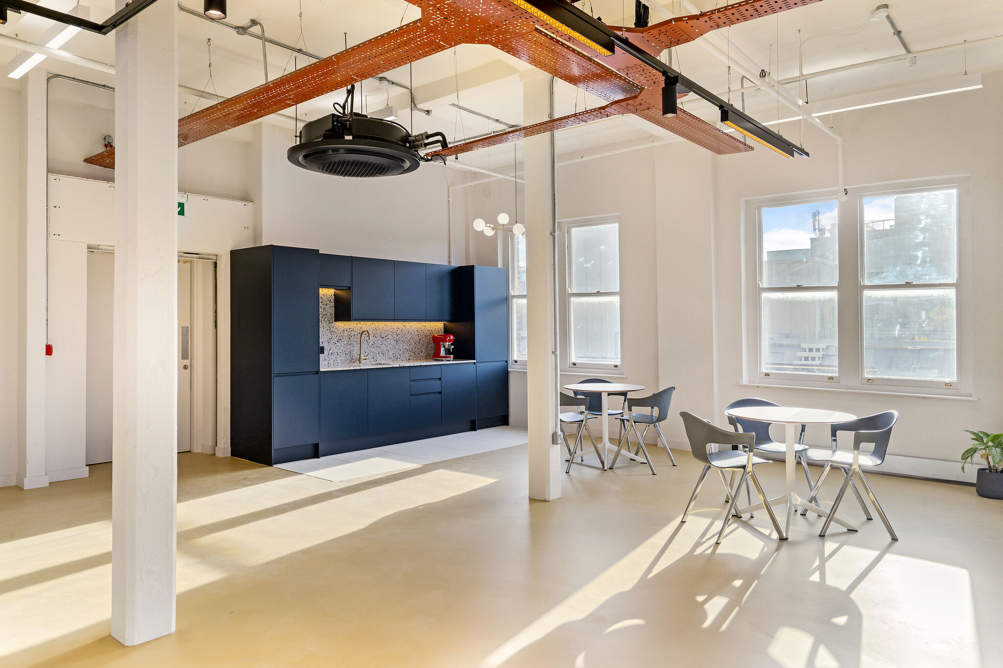 Break out spaces fully managed office